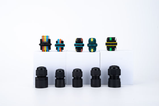 Conector de cable de alambre 32A 250VAC IP68 Impermeable Conector de 2 vías 6-12mm DIA